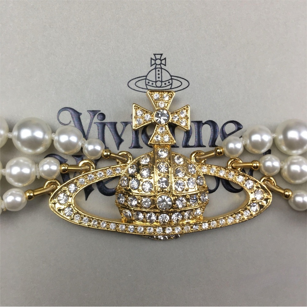 Vivienne Westwood Ivory Pearl Triple-Strand Choker Necklace with Gold Orb - Picture 6 of 7